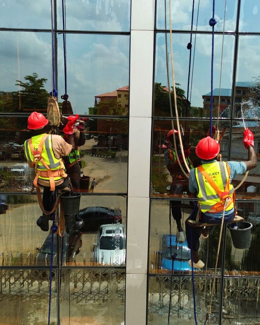 Facade cleaning